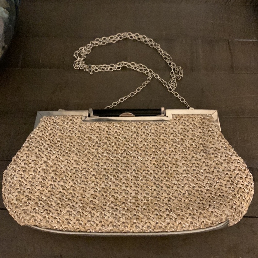 Bueno Clutch